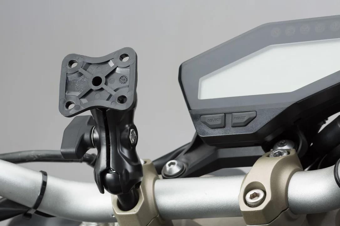 fc-moto4-1075043